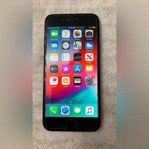 iPhone 6 64gb in excellent condition.
